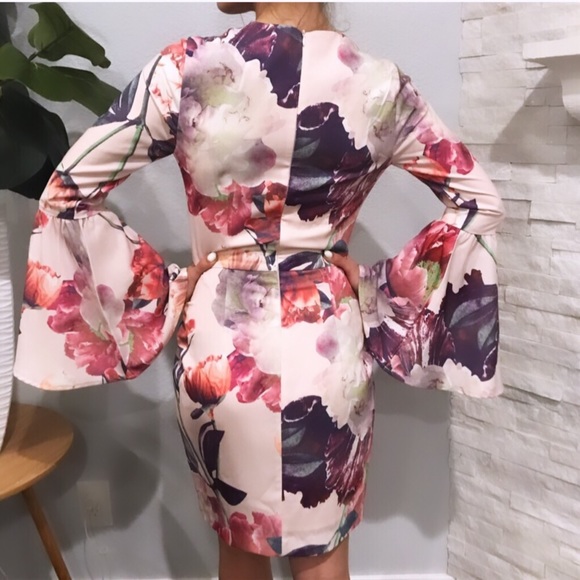 Cooper ST Dresses & Skirts - Cooper ST Floral Long Sleeves Dress